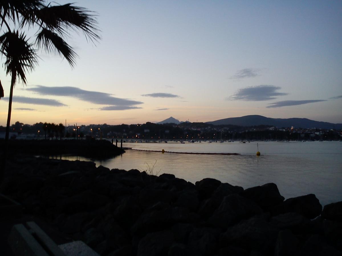 Hotel Valencia Hendaye Bagian luar foto